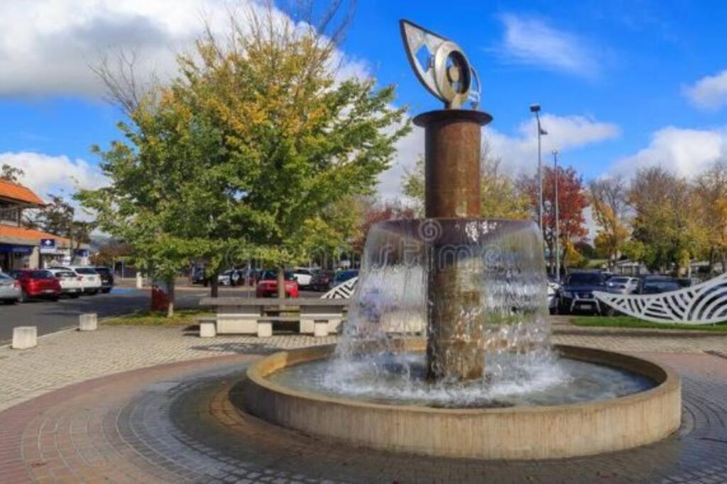 Soak In Cedar Tub, Stroll To Havelock Village Havelock North Exterior photo